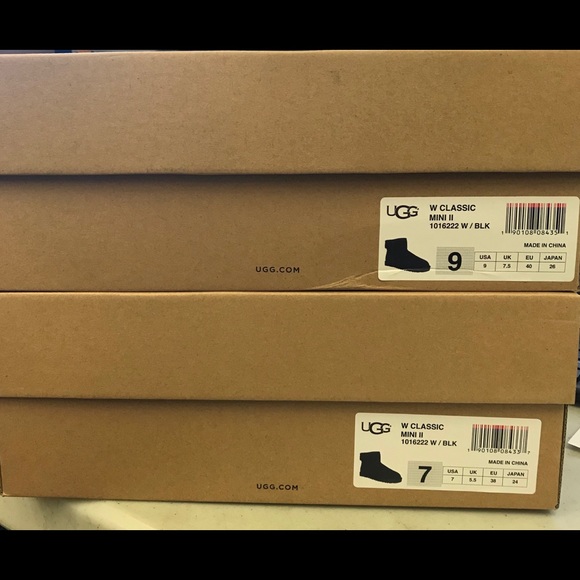 UGG women’s classic mini ll in black - Picture 3 of 8